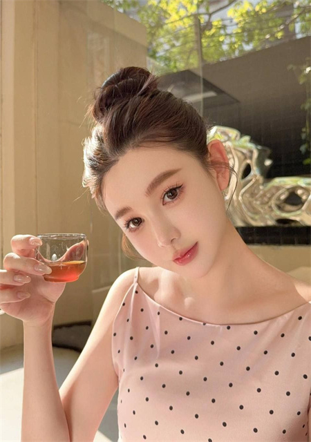 上海陪玩美女金融濮茜咏小姐姐-资讯